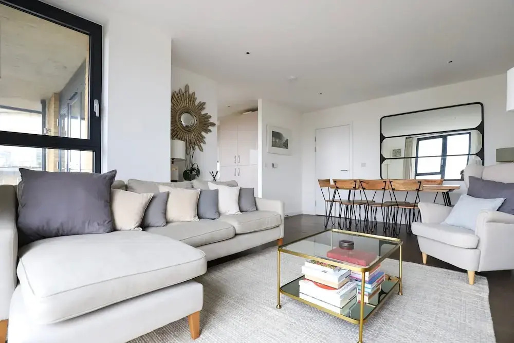 Charming 2 Bedroom Property in East London