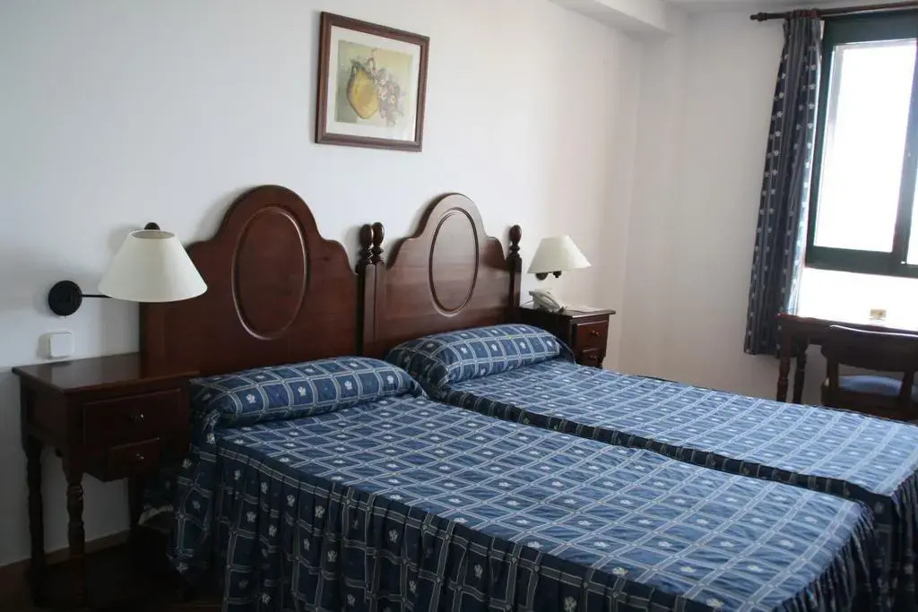 Hotel Tugasa Arco de la Villa