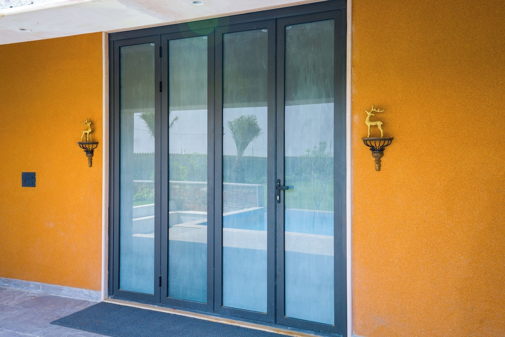 ELIVAAS The Kanota Retreat 4 BHK Villa