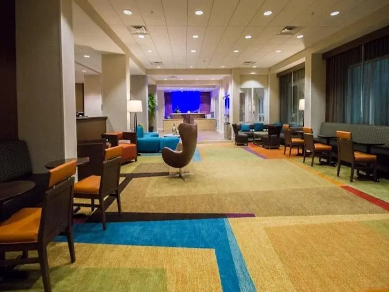 Holiday Inn and Suites Convention Centre Area