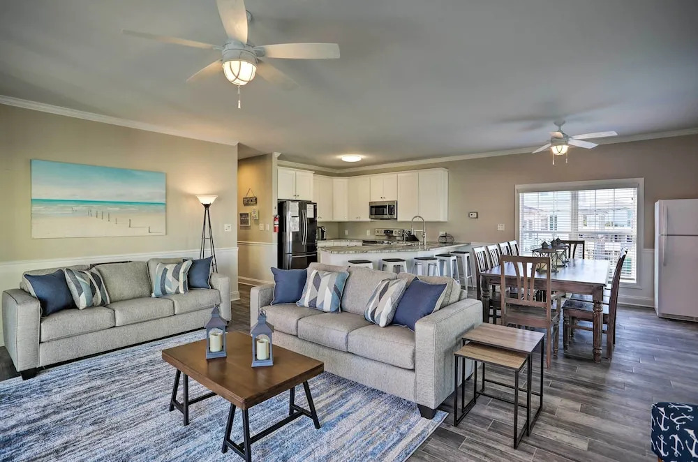 Spacious Murrells Inlet Hub w/ Pool, Walk to Shore