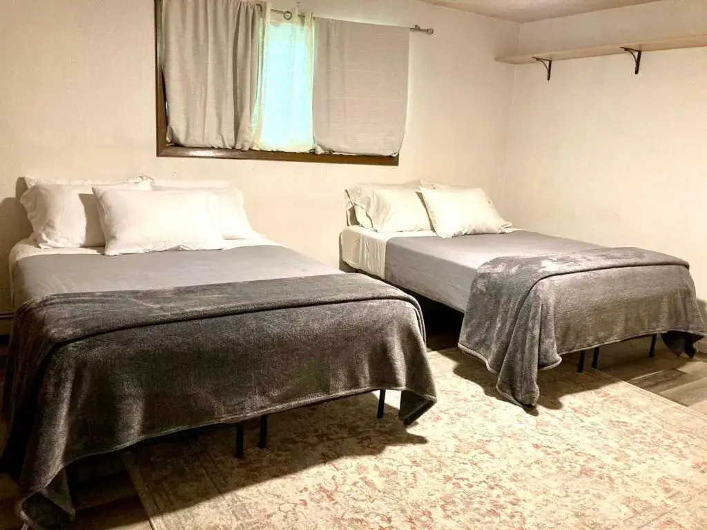 Spacious Resort Style Retreat Sleeps 20