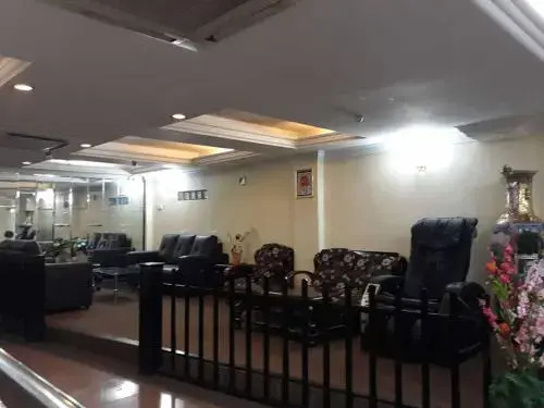 B Hotel