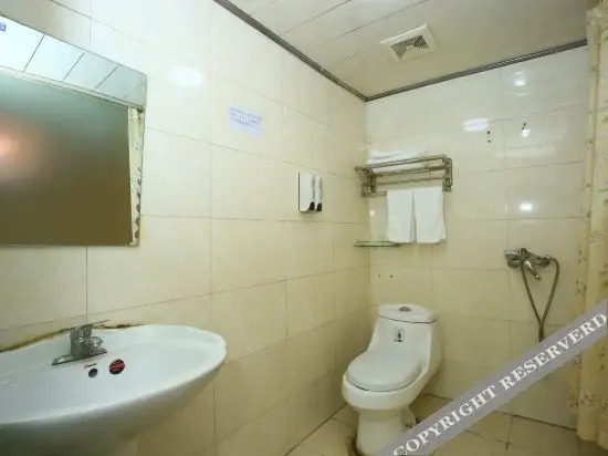 Junyi Chain Hotel (Yongfeng Subway Station)