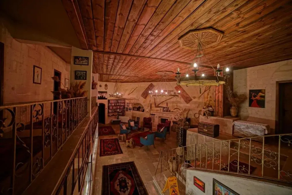 Jerveni Cave Hotel