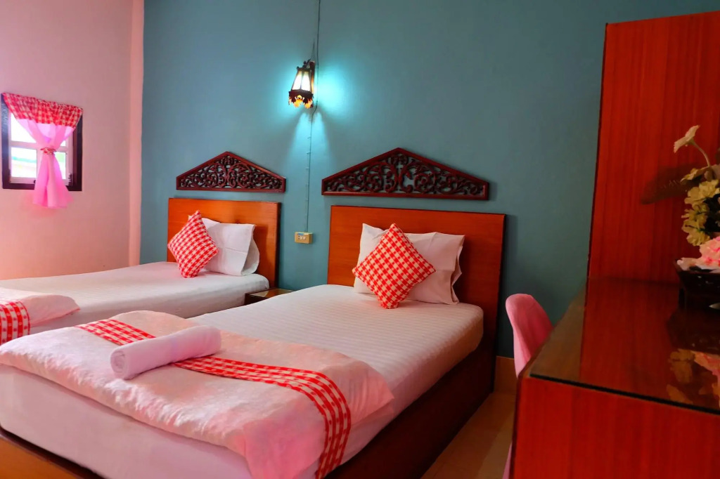 P.Paradise Hotel