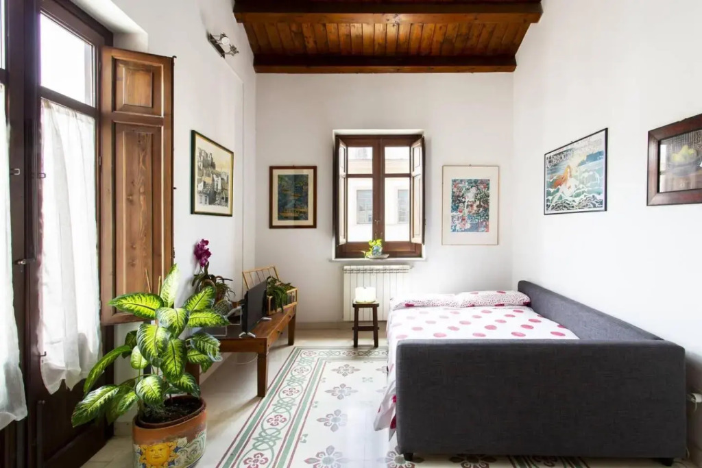 Anna's Home in Historical Center