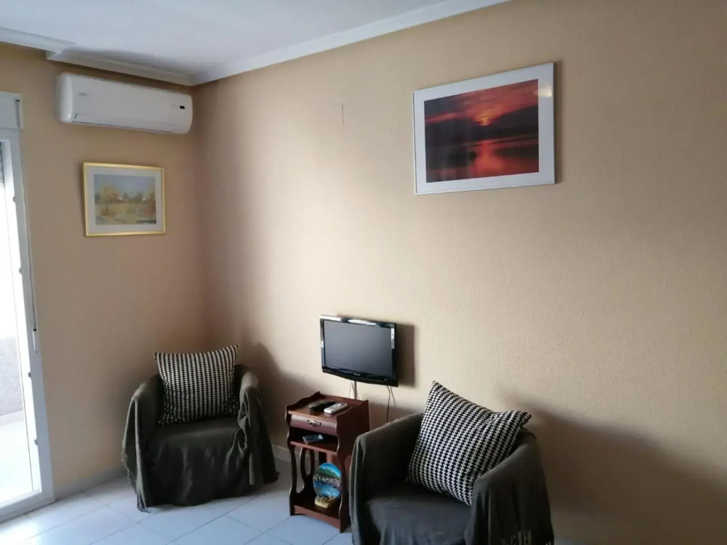 Apartment Ideally Located Between The Sea And The City Center