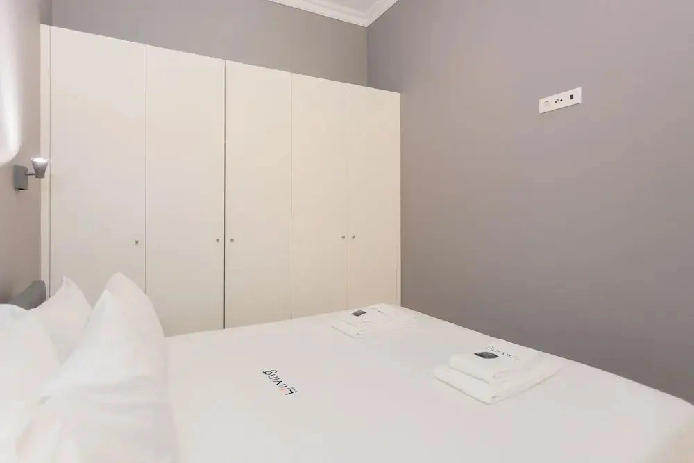 Liiiving in Porto - Silver Light Apartment