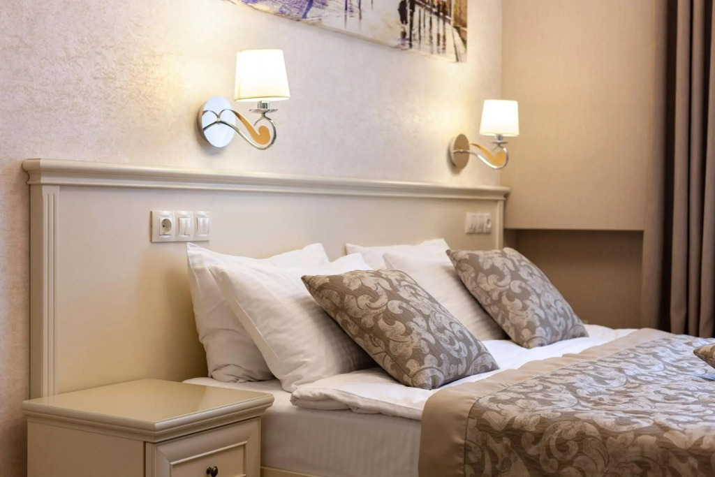 Royal mini-apart hotel on Rynok Square