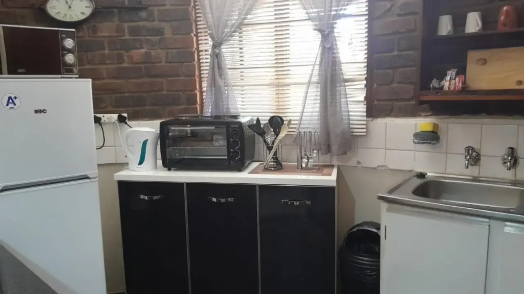 El Shadai Guest House