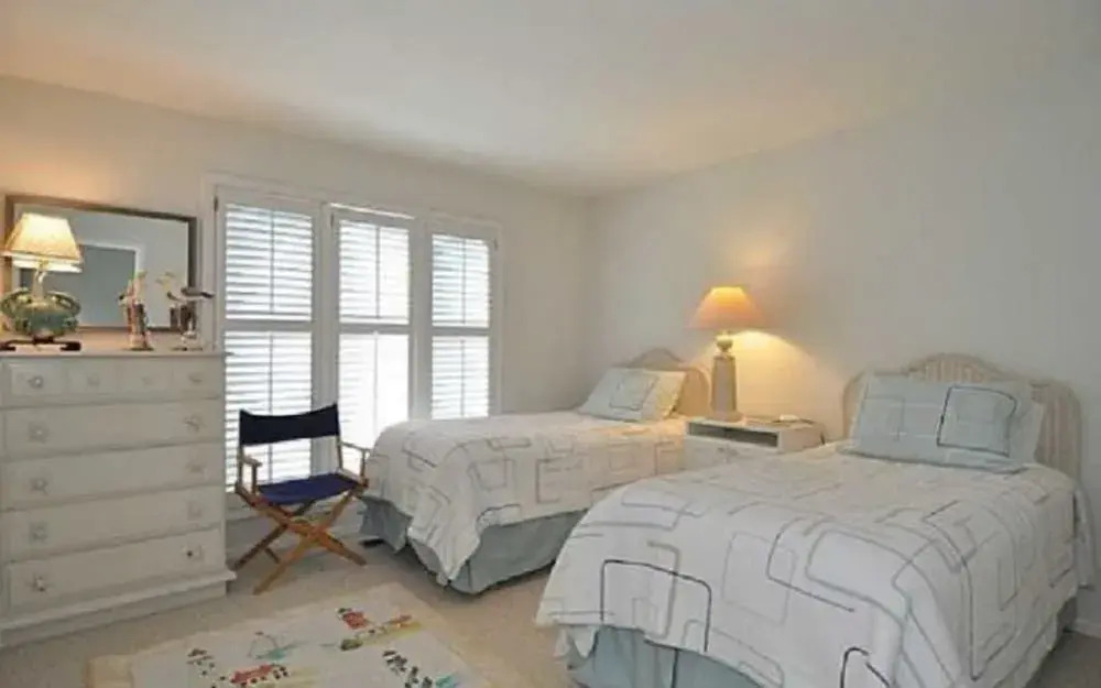 Dolphin's Den 3 Bedroom Condo by Redawning