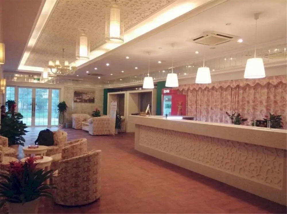 Yazhi Business Hotel