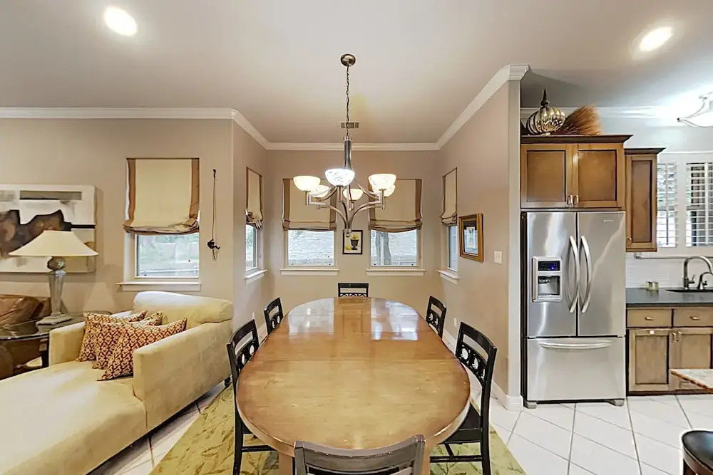 West Lake Wonder W/ Private Pool & Outdoor Kitchen 6 Bedroom Home