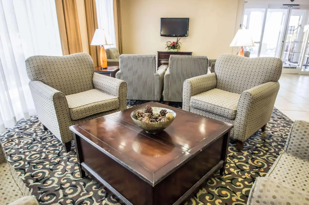 Comfort Suites Orlando Airport