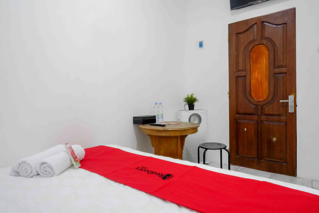 RedDoorz near GOR Jatidiri Semarang