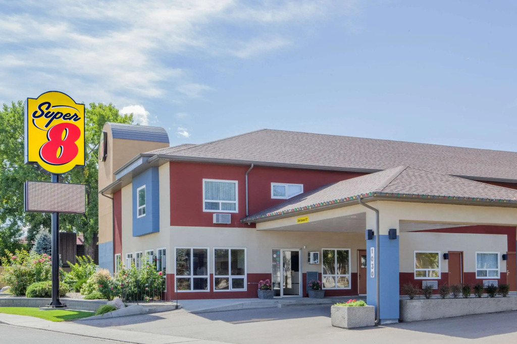Super 8 Lethbridge
