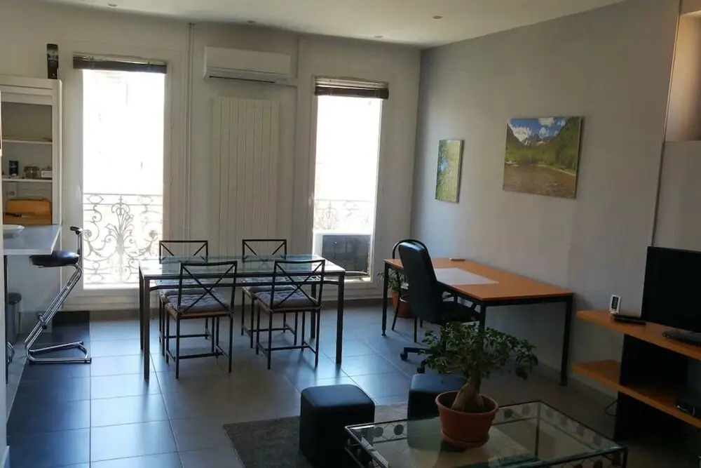 Beautiful 2-room apartment-Downtown/Cours Julien