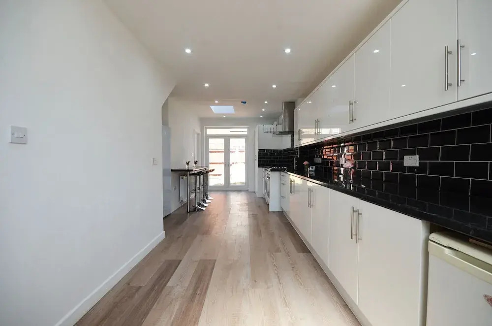 Victoria Apartment