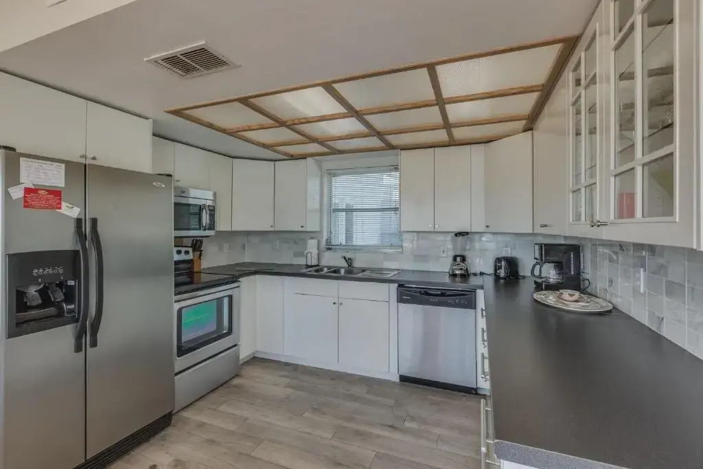 Five Palms Suite 105 - Daily - Weekly - Monthly