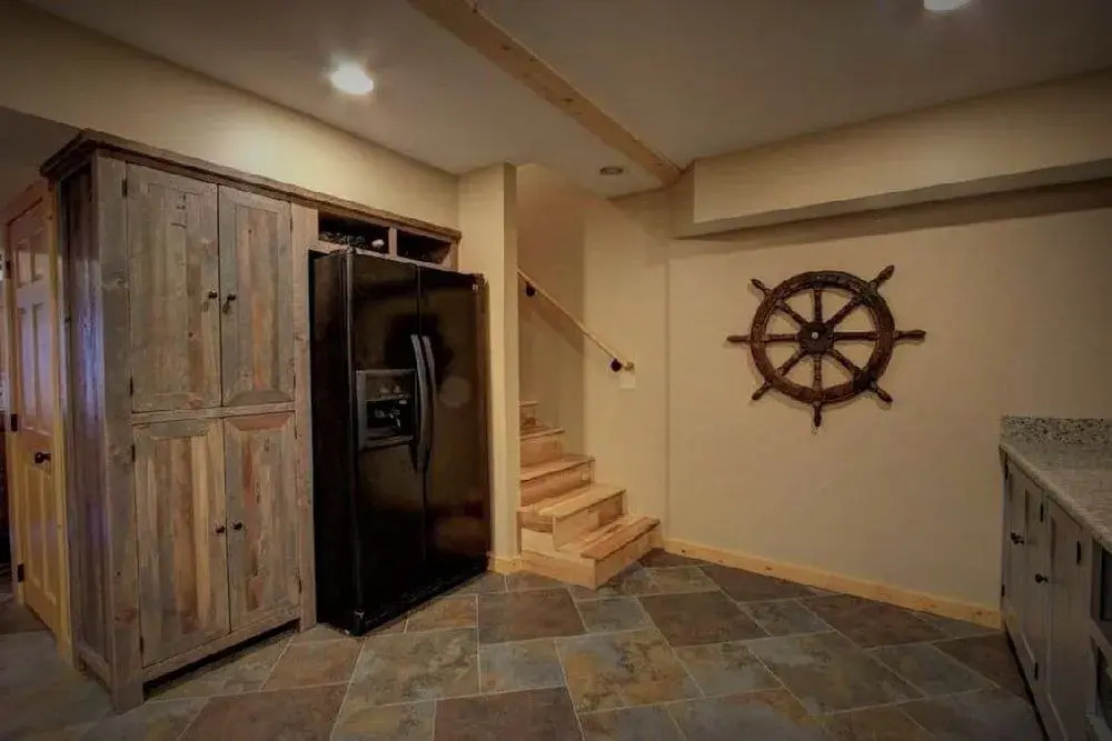Bearmont Lodge - 4 Br cabin by RedAwning