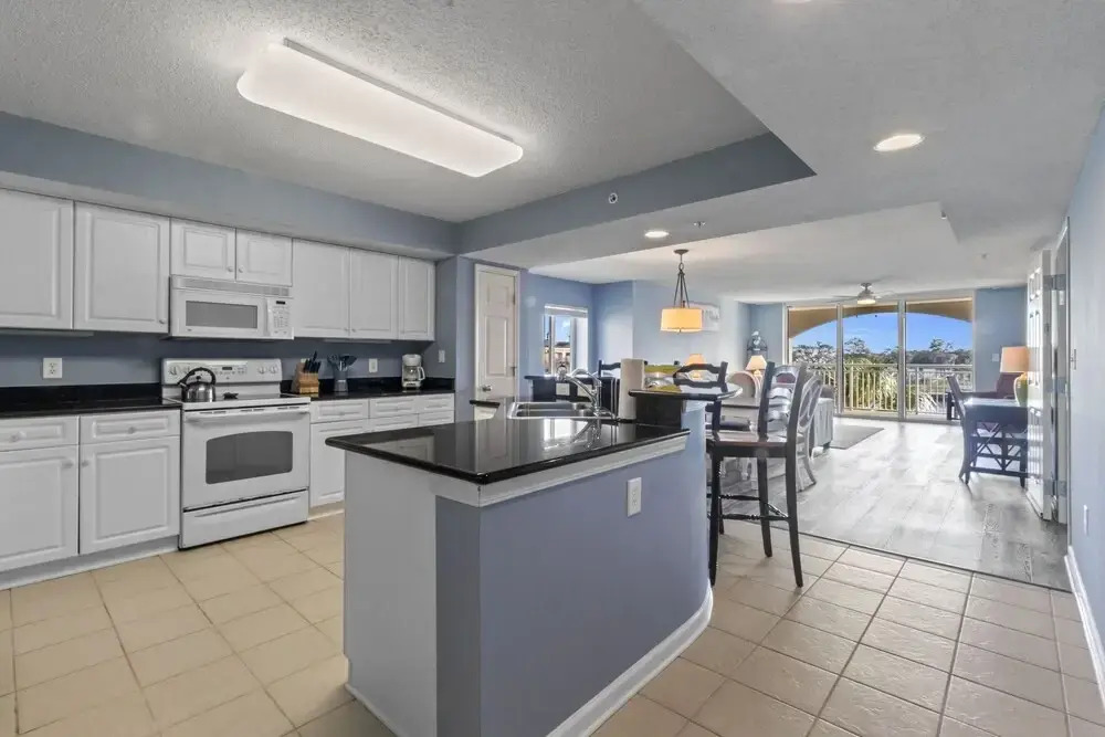 Yacht Club Villas #2-301