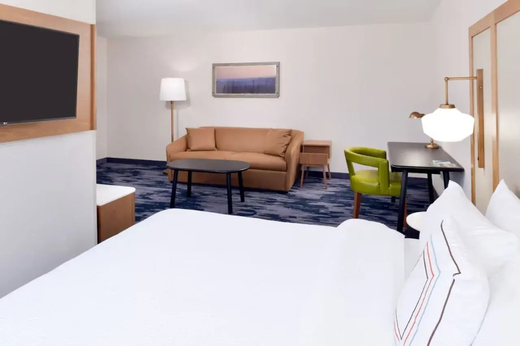 Fairfield Inn and Suites by Marriott Bakersfield Central