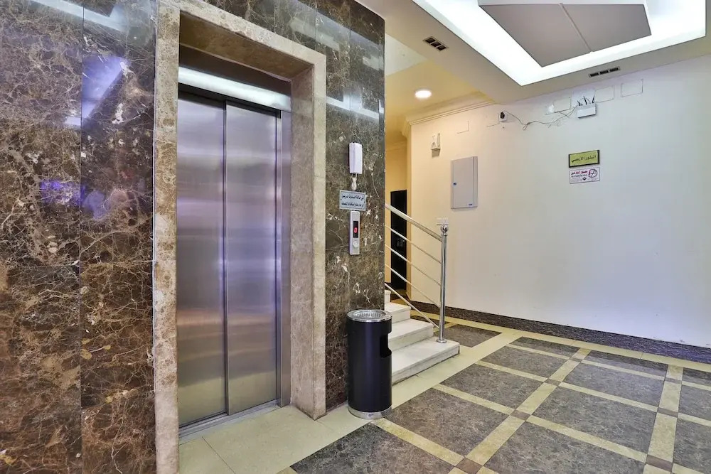 OYO 410 Diamy Apartments