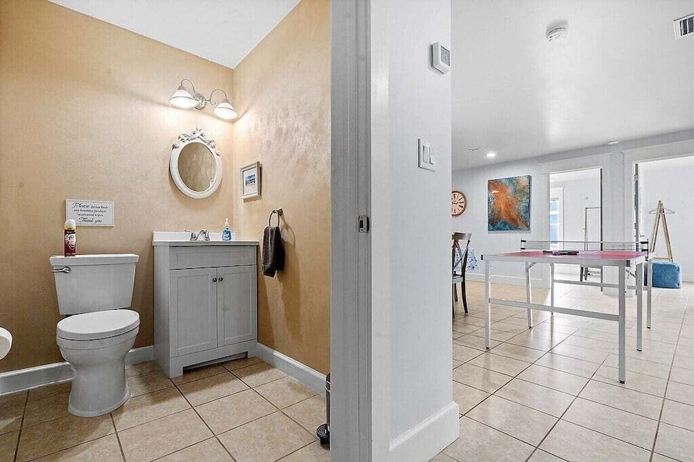 Resort Feel Home, Private Pool,spa,hammocks. Beach,owa,wharf-15min, 5 Bedrooms