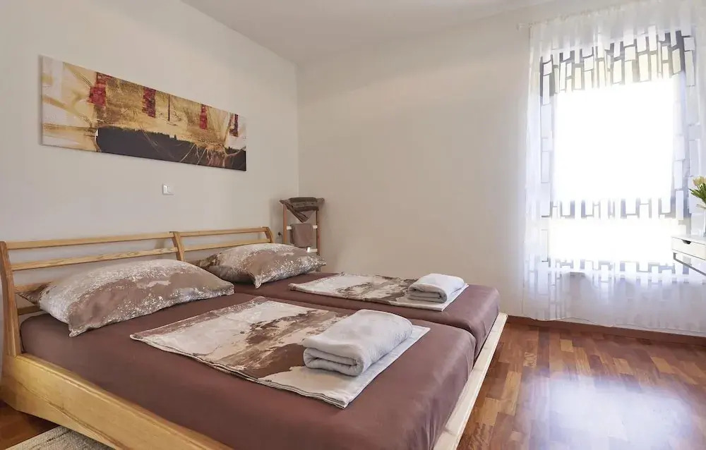 Stunning Home in Liznjan With Wifi and 2 Bedrooms
