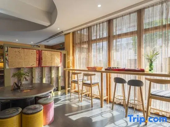 Xidi Huaxipan YouthHostel