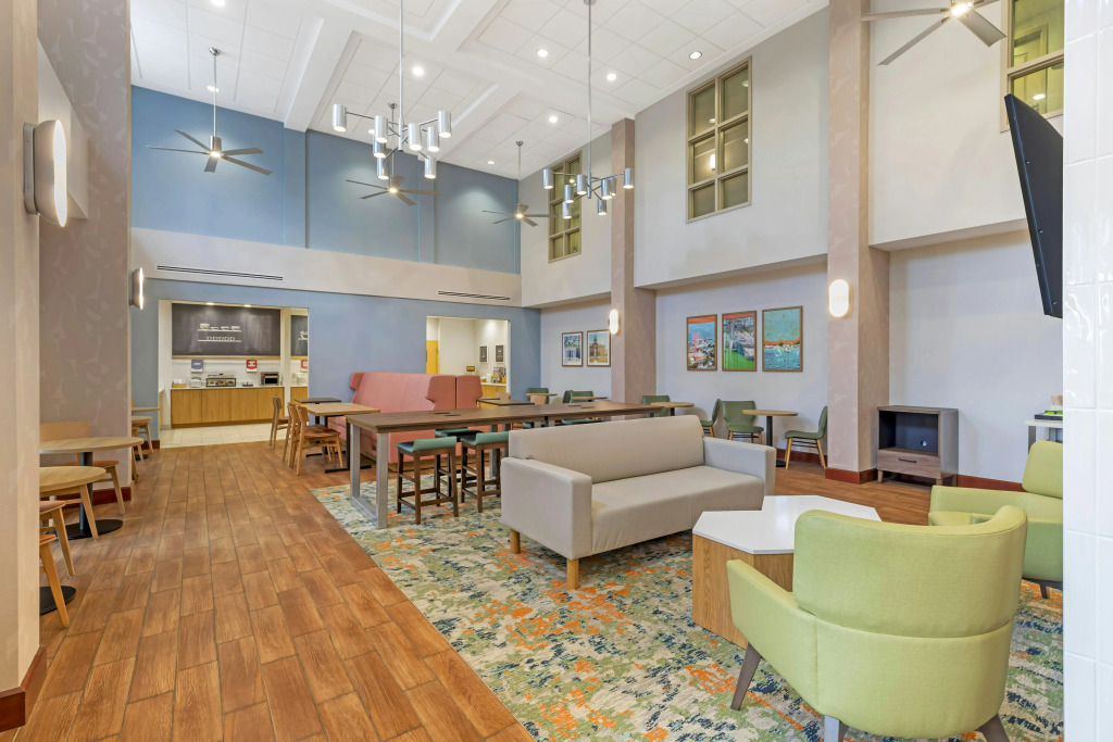 Hampton Inn & Suites by Hilton Plymouth