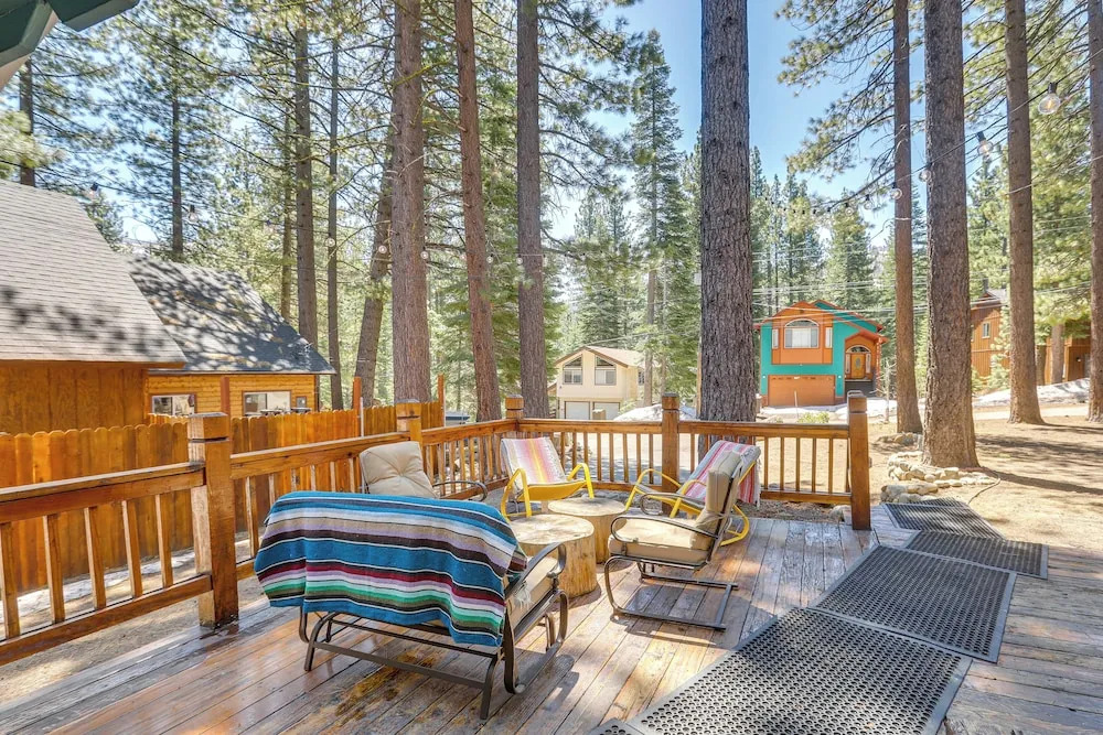 Tahoe Home in the Pines: Quiet Neighborhood!