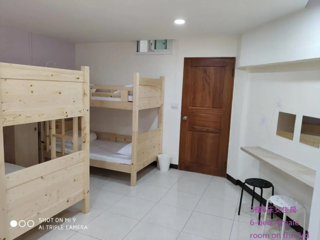 Simple life hostel