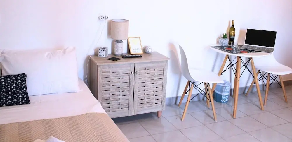 Malamo Home Studios, Lambi Beach