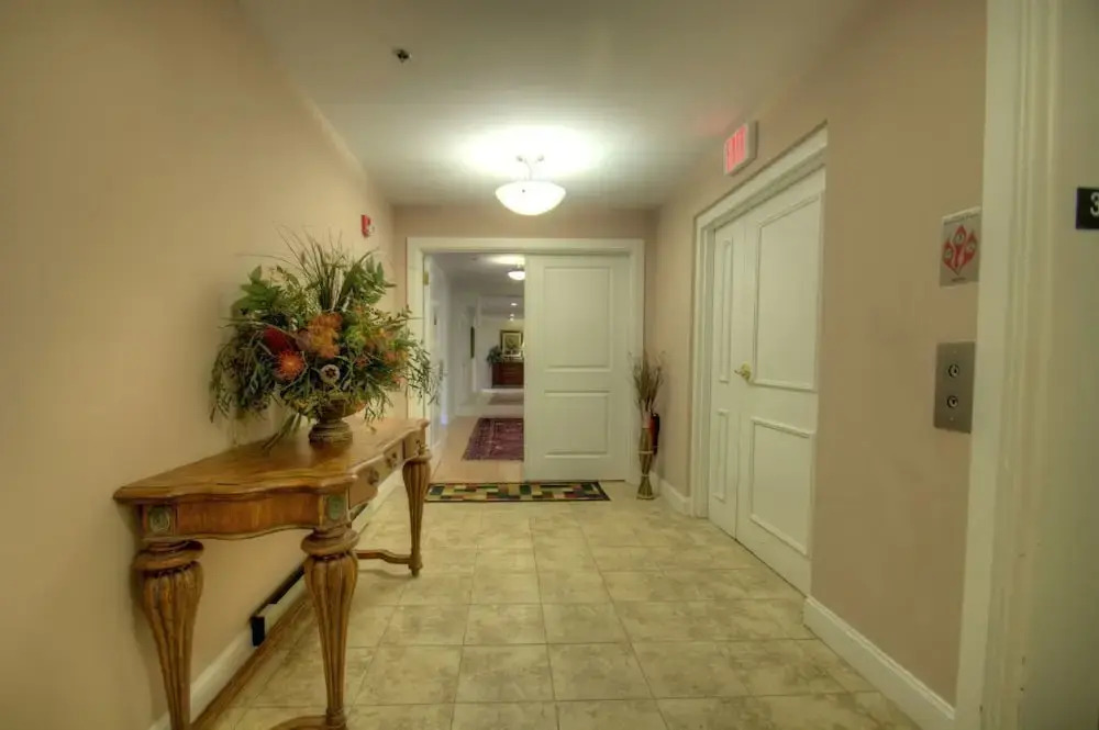 Biltmore Village Hideaway - 2 Br Condo
