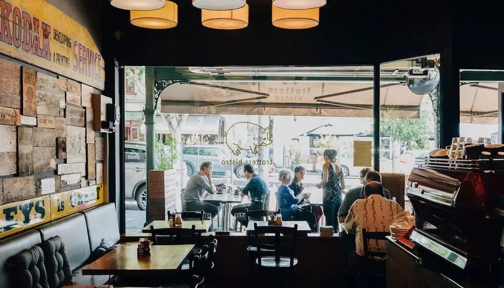Class, Style and Location in Carlton