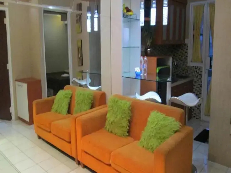 Hajjah Ririns Kebagusan City Apartment