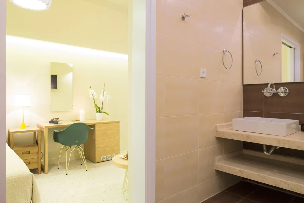 Athena hotel