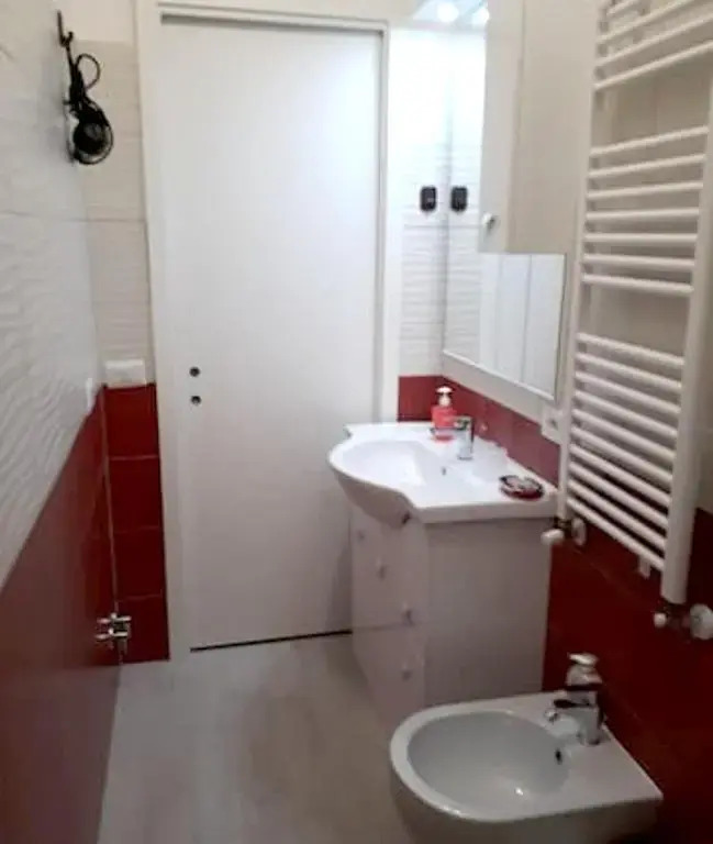 One bedroom appartement with city view terrace and wifi at Roma