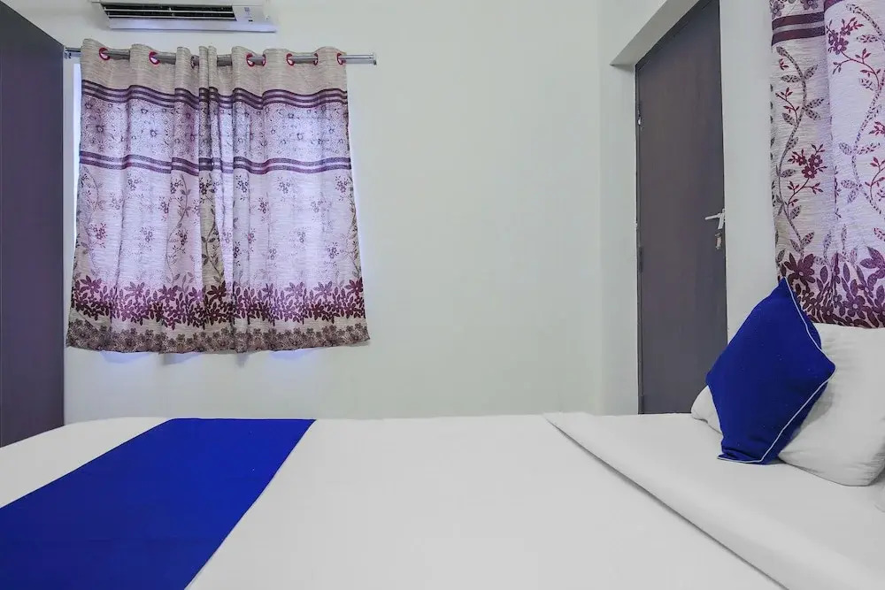 OYO 24138 SilverKey Shri Homes