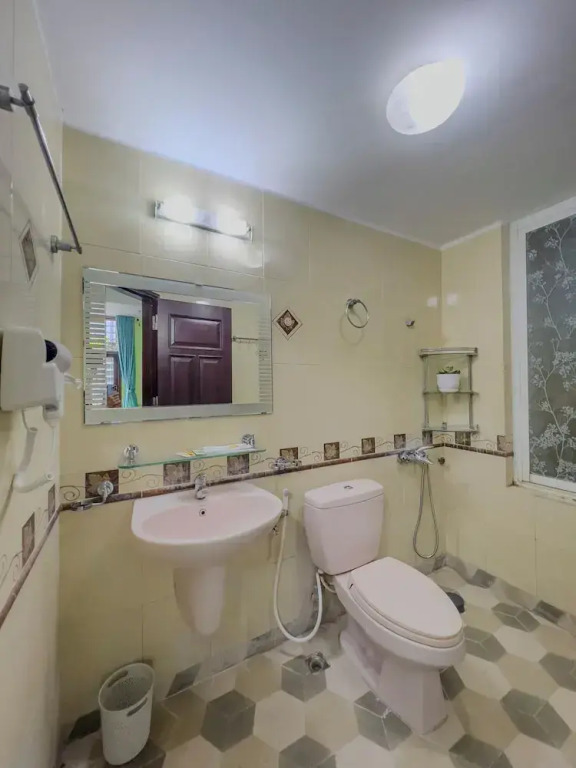 La Sen Westlake Tay Ho Homestay
