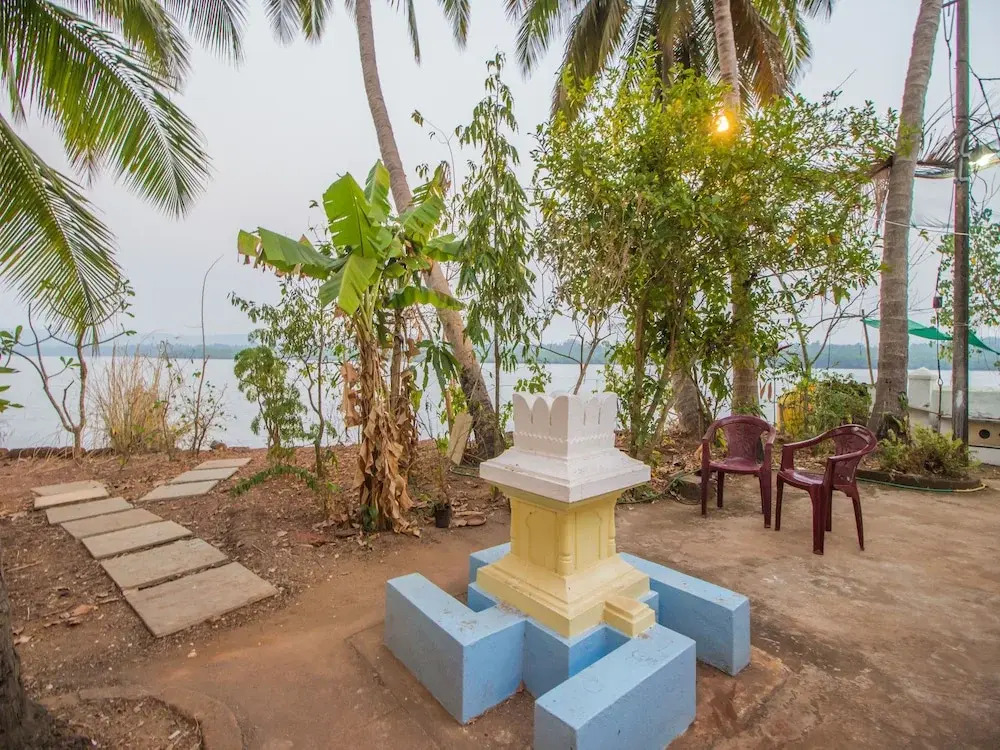 OYO 11588 Home Riverside 3BHK Goan Villa Siolim