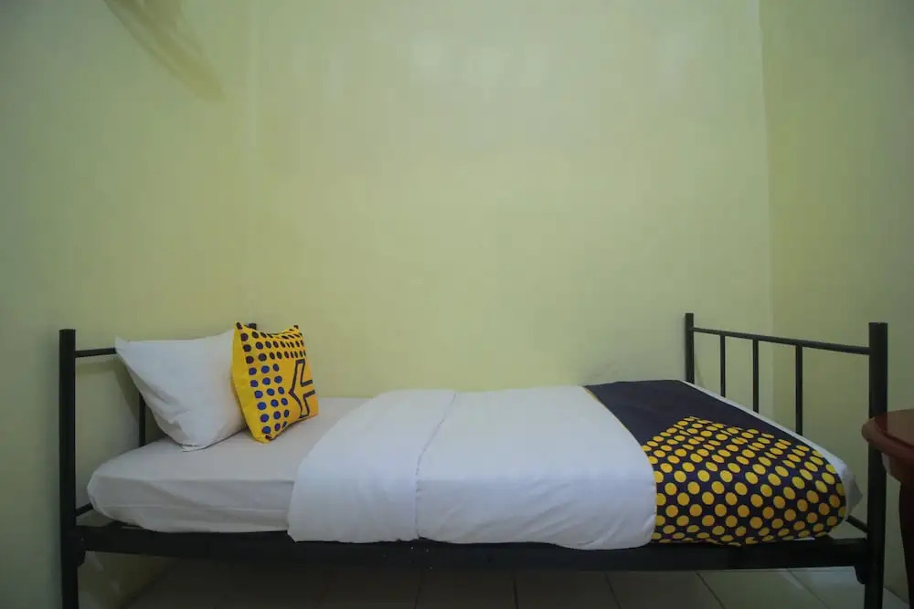 SPOT ON 2305 Andys Nur Penginapan