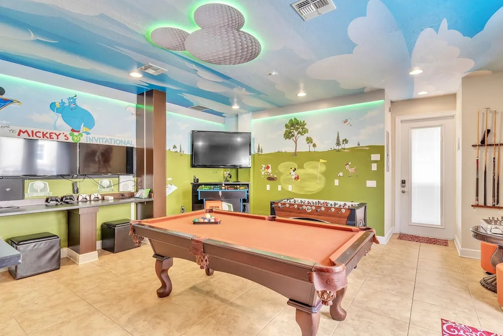 Star Wars & Mickey Themed 5 Bedroom Home by Disney 5 Home by Redawning