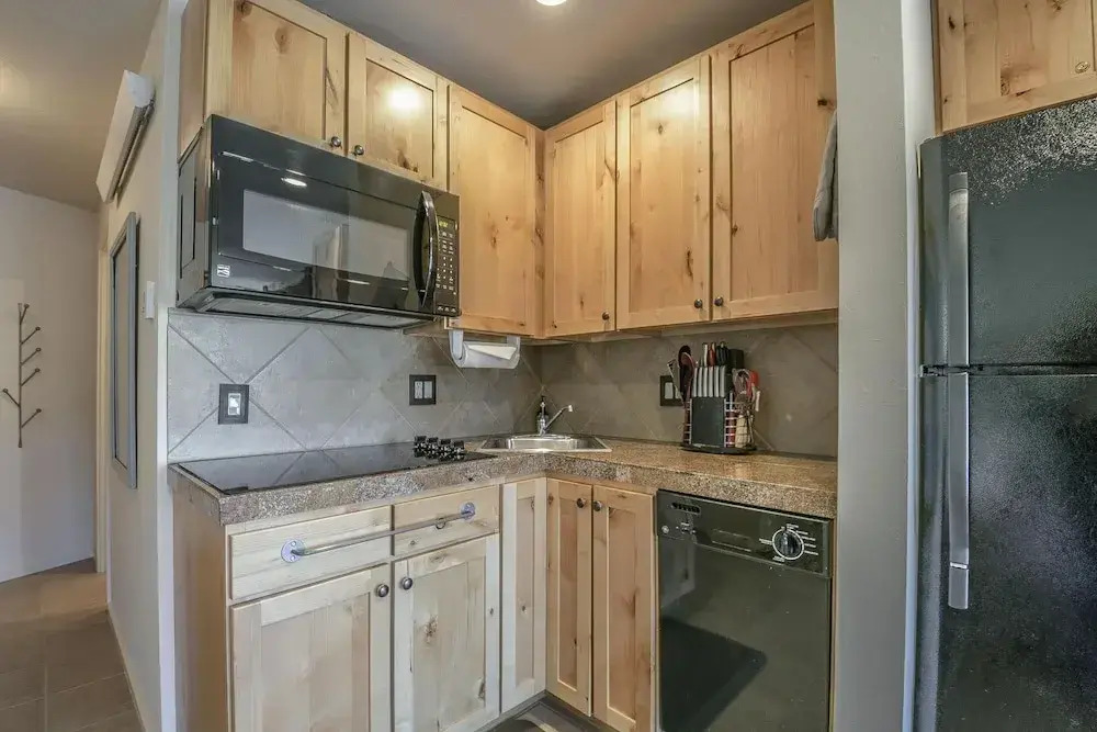 Edgewater 1436