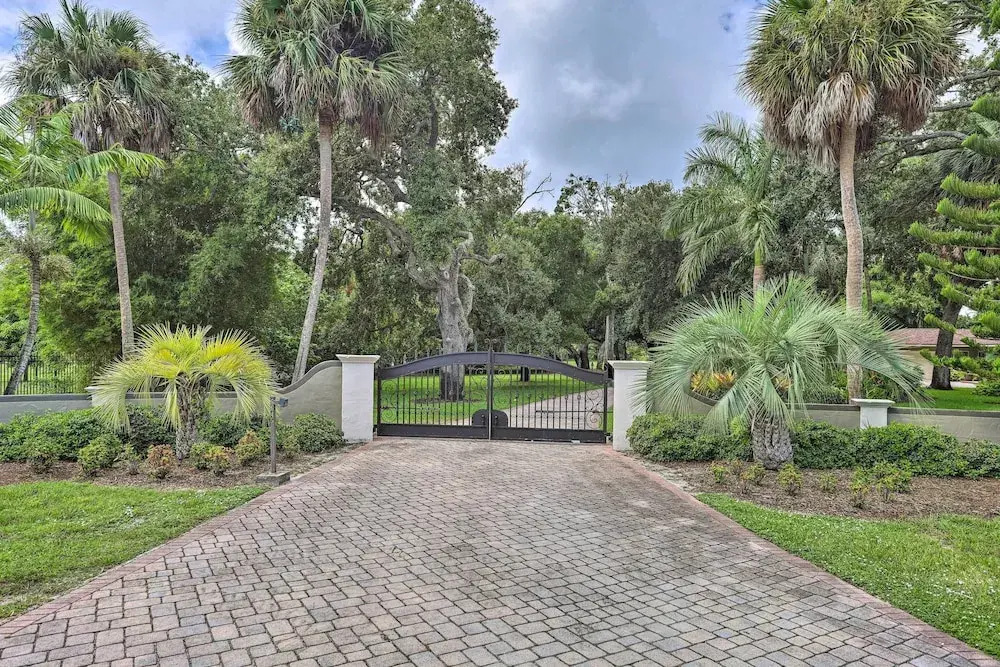 Merritt Island Oasis: 5 Mi to Satellite Beach!
