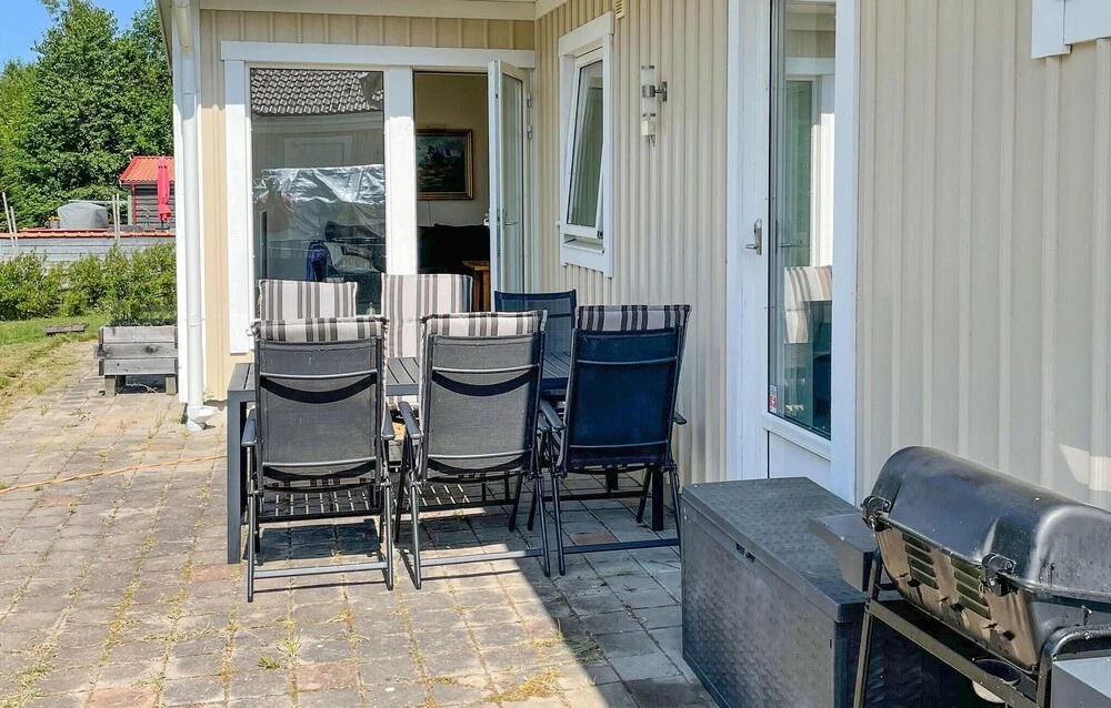2 Bedroom Gorgeous Home In Tived