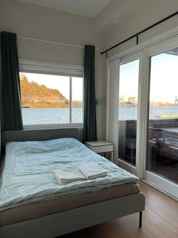 Stylish Seaview 4 Beds Central Apartment Sorenga