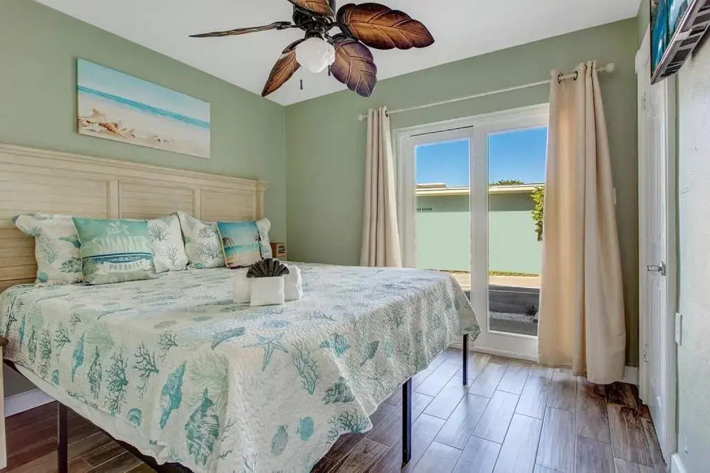 Five Palms Suite 104 - Daily - Weekly - Monthly